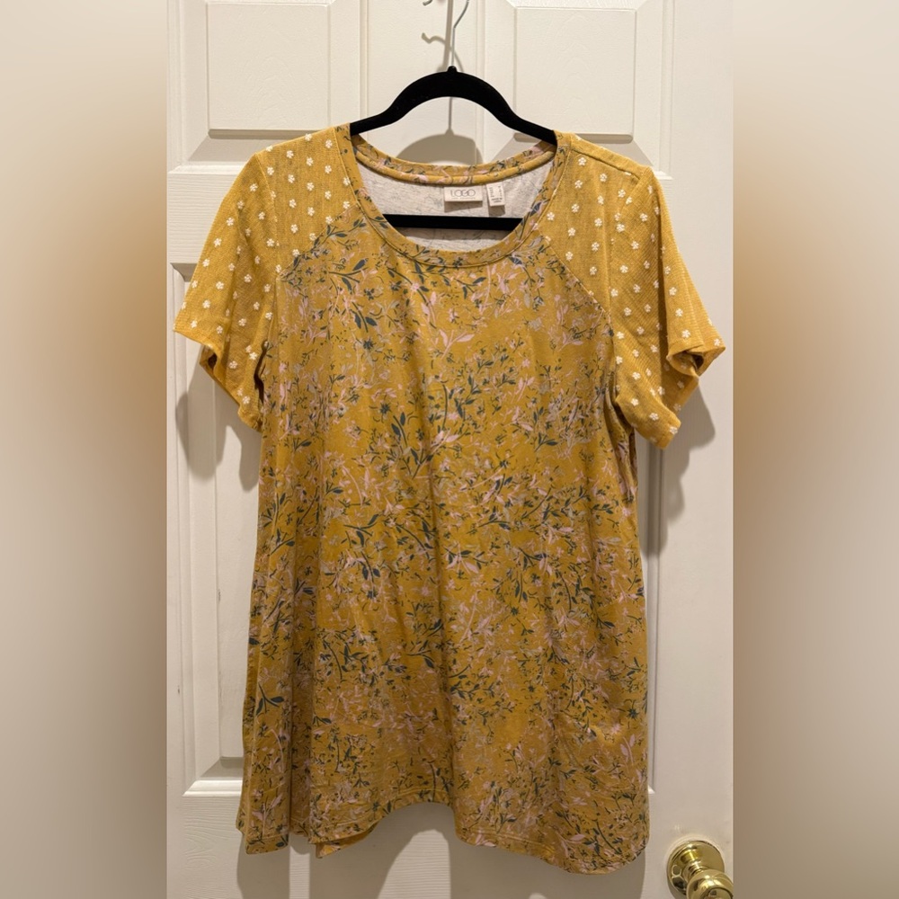 LOGO by Lori Goldstein Mustard Floral & Dot Short Sleeve Top